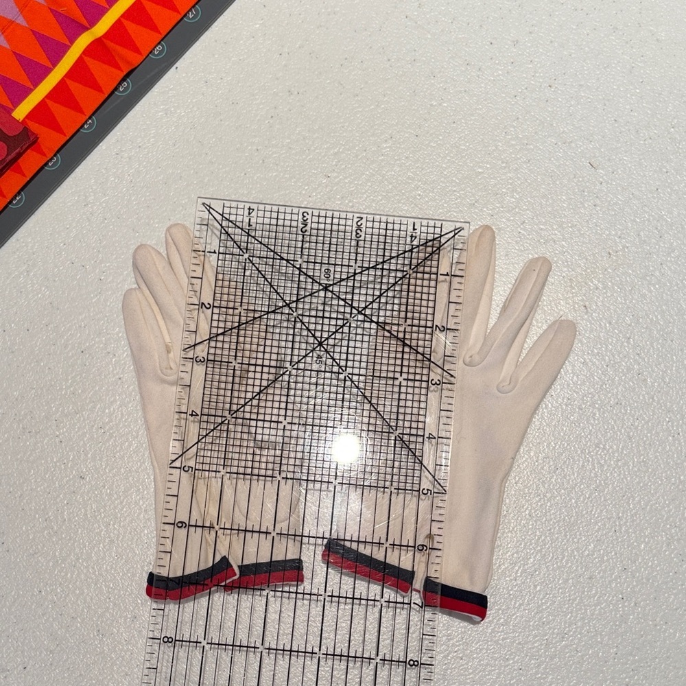 Classic Cream Gloves with Red and Black Trim - Picture 3 of 4